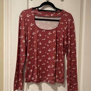 Rust/cream top in large. Fire like a medium